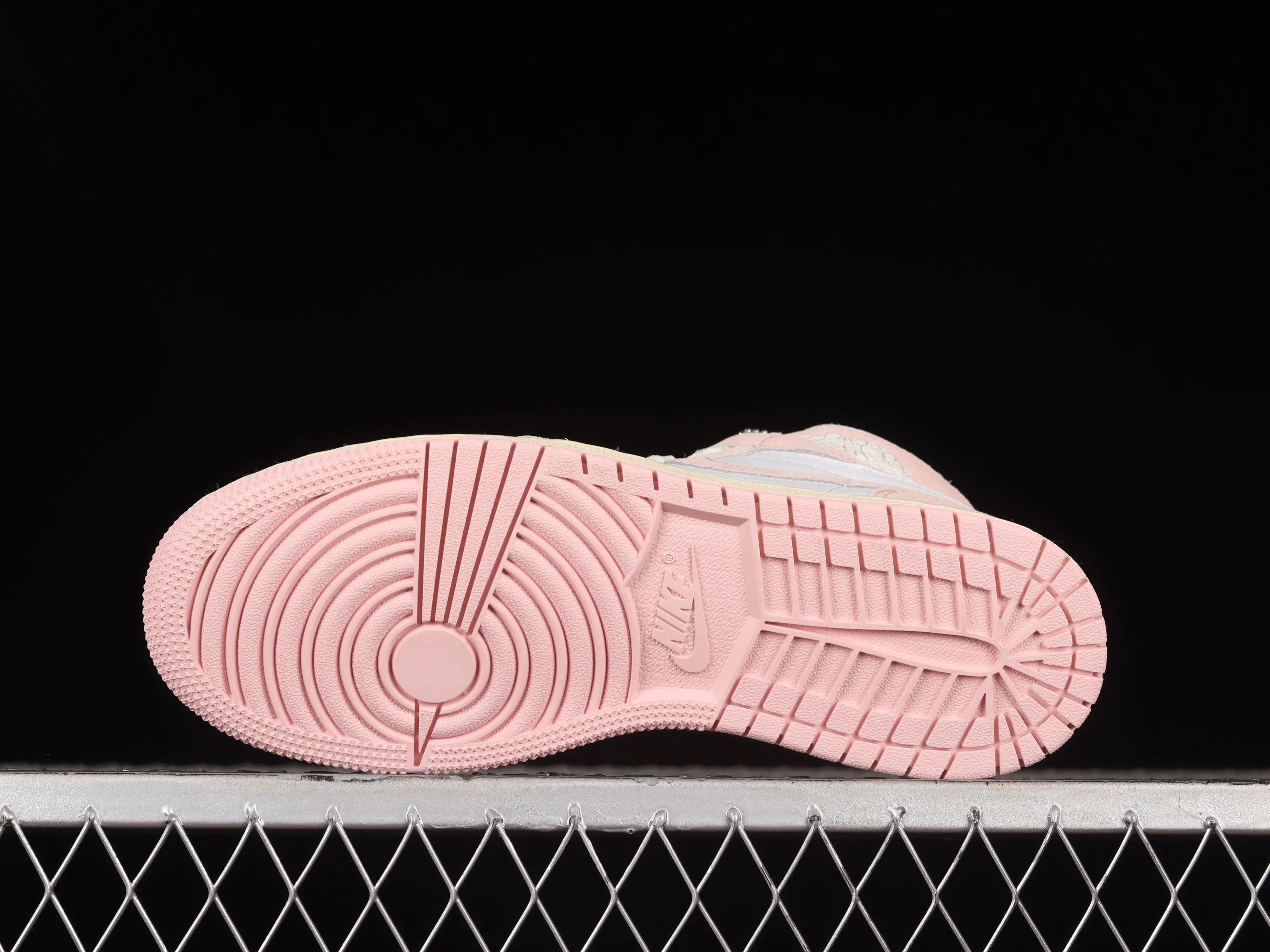 All categories Air Jordan Jordan series basketball shoes Air Jordan 1 High P version Air Jordan 1 High OG "Washed Pink" AJ1 Joe 1 washed pink high-top basketball shoes FD2596-600